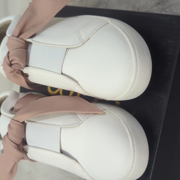 CCOCCI Lettuce Sneakers ~ NIB - Picture 3 of 8